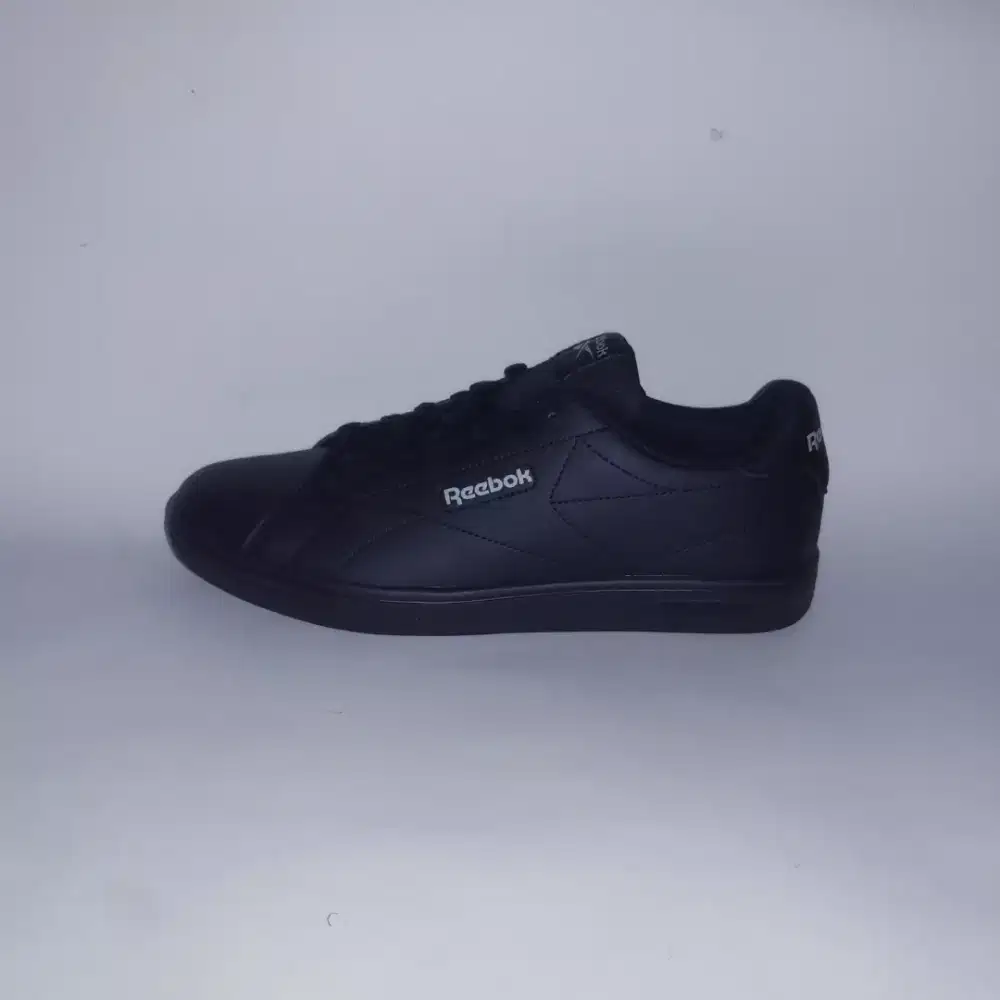 Sepatu Casual REEBOK