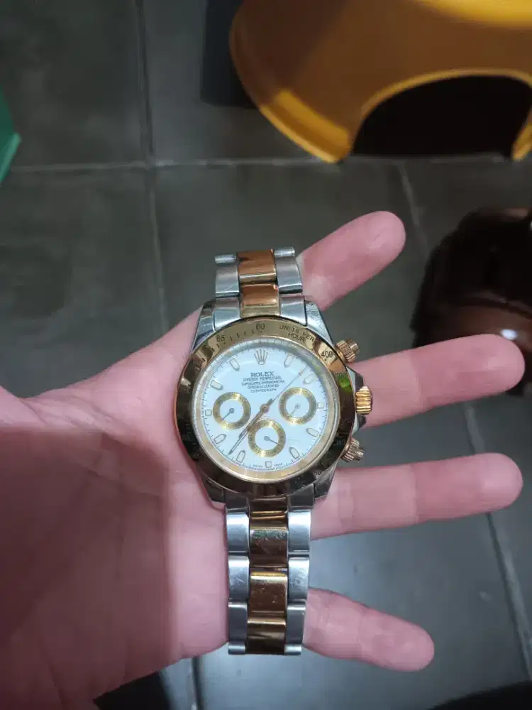 Jam tangan pria rolex daytona
