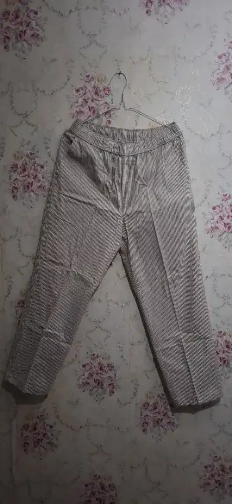 Celana merk Uni*lo
