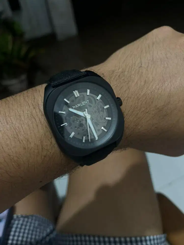 Parlent Auron automatic movement