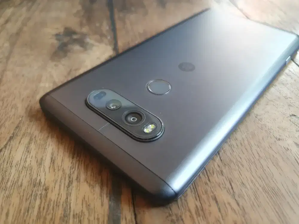 LG V20 H990 Dual SIM Resmi Like New Lengkap Earphone B&O!