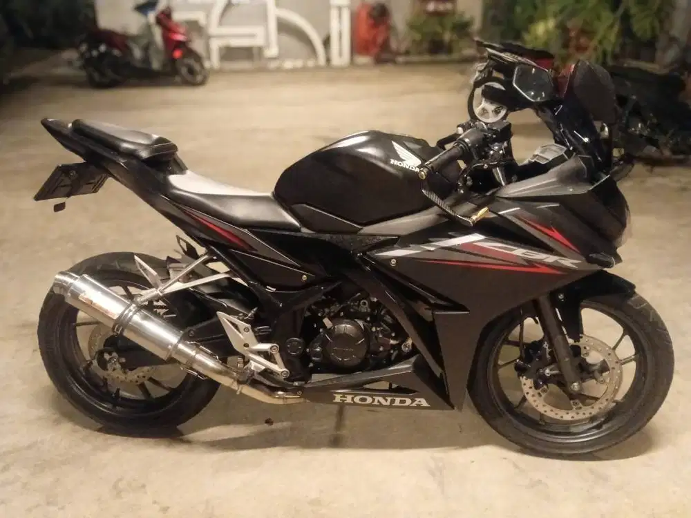 Merek Honda CBR 150 facelift 2018 masih standar titing