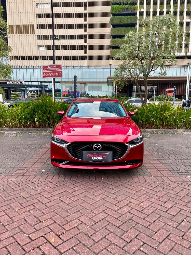 Mazda 3 Sedan AT 
NIK 2024