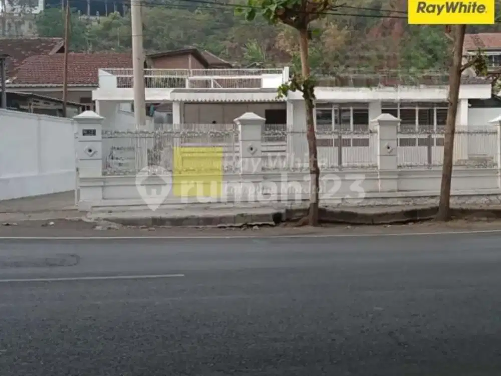 DIJUAL RUMAH MURAH DI GATOT SUBROTO DAN  DI BAWAH PASARAN