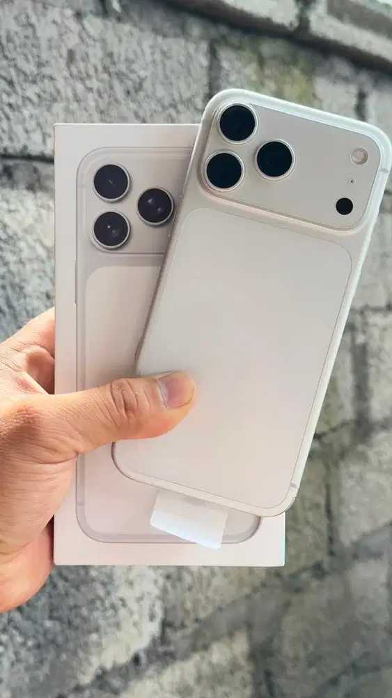 iPhone 17 Pro Max Silver 1TB Esim Like new