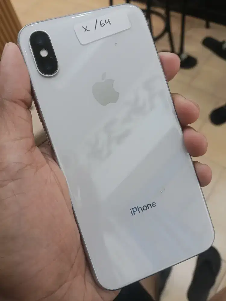 iPhone x 64 GB min FC id