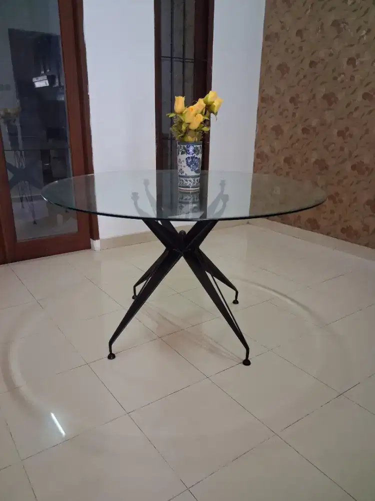 MEJA MAKAN KACA BULAT