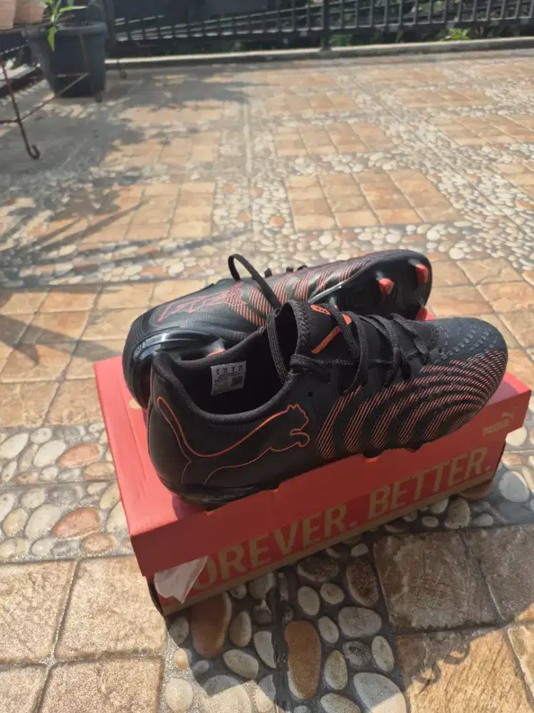 Sepatu Puma Future 9 Play FG/AG (Black)
