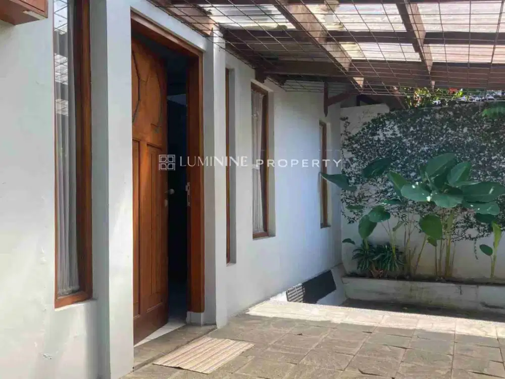 DIJUAL RUMAH HOEK