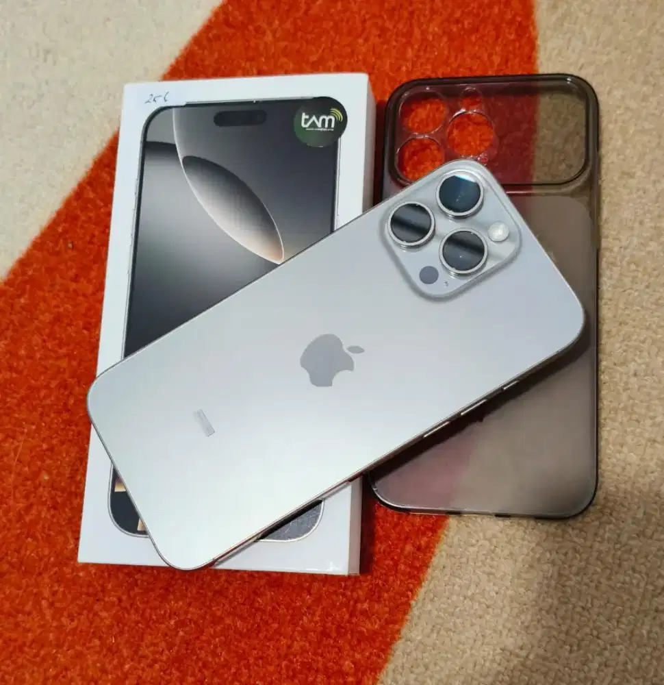Iphone 16 pro max 256GB pemakaian 3 bulanan BH 100 Hp kedua mulus