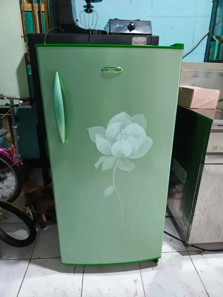 kulkas Polytron bekas normal ok ori dingin beku