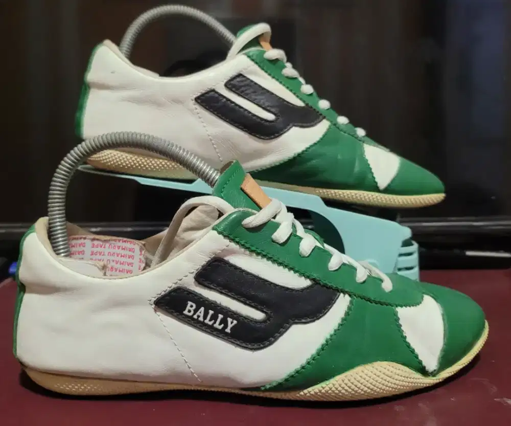 Bally sneakers 39 insole 25 cm