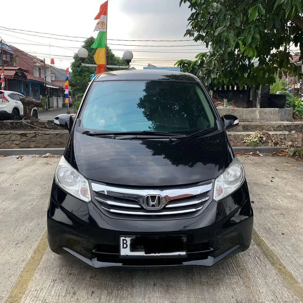 Honda Freed 2012 Bensin