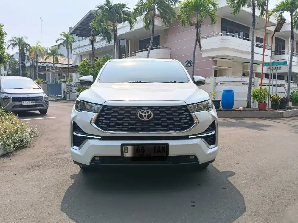 Dijual innova Zenix G 2.0 AT. HV. Tahun 2023. Putih. Perfect cond