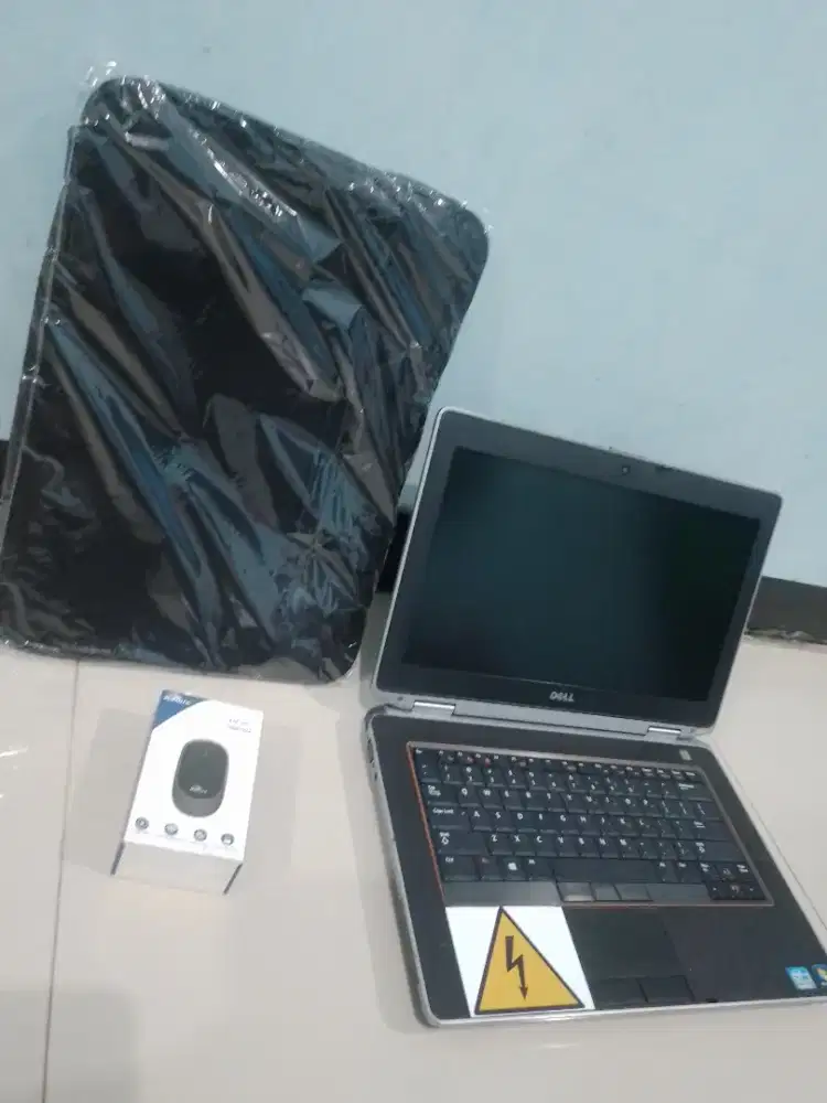 Laptop dell E6420 ( core i5 + ram 8gb + ssd 256 gb )
