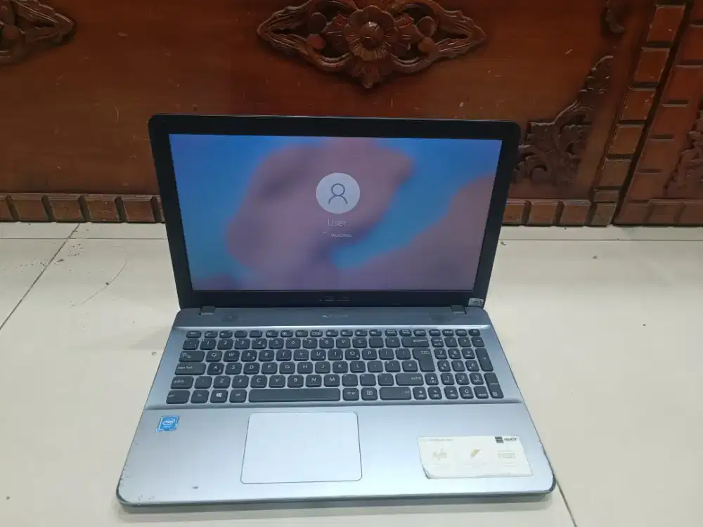 Lactop Asus x541SA ram 4 HDD 500 minus speaker agak jembret unit cas