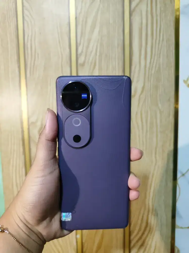 Vivo V40 ram 12/256