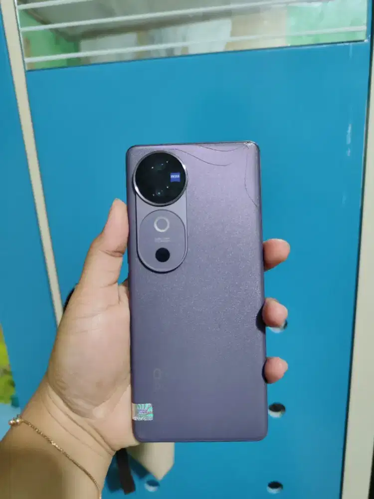 Vivo V40 ram 12/256