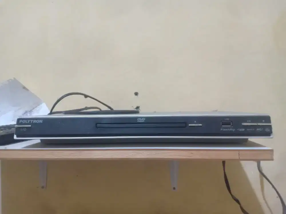 DVD Polytron bagus mulus
