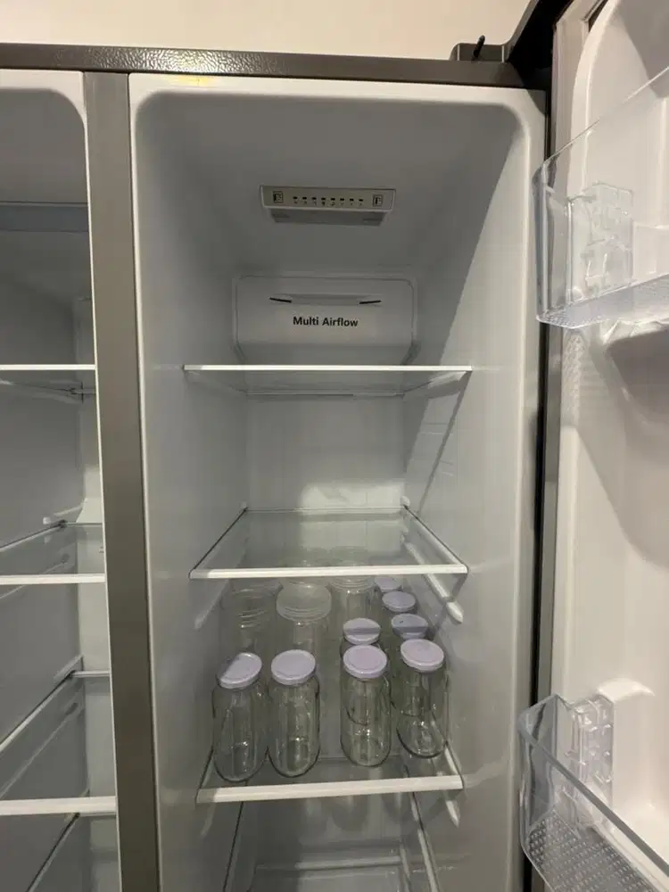 Kulkas 2 pintu merk hisense FREE setrika