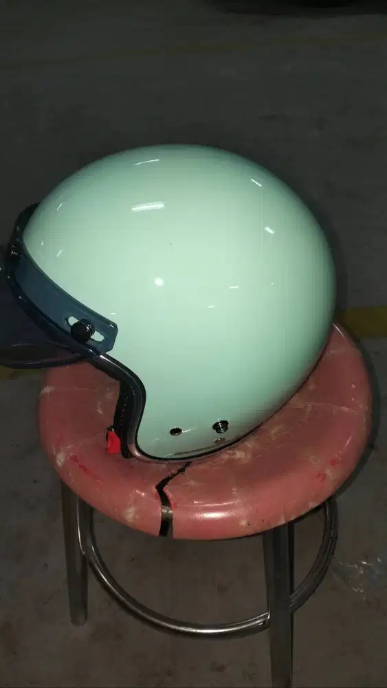Helm bogo retro ukuran L