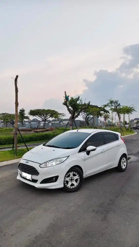 Ford fiesta AT 2014