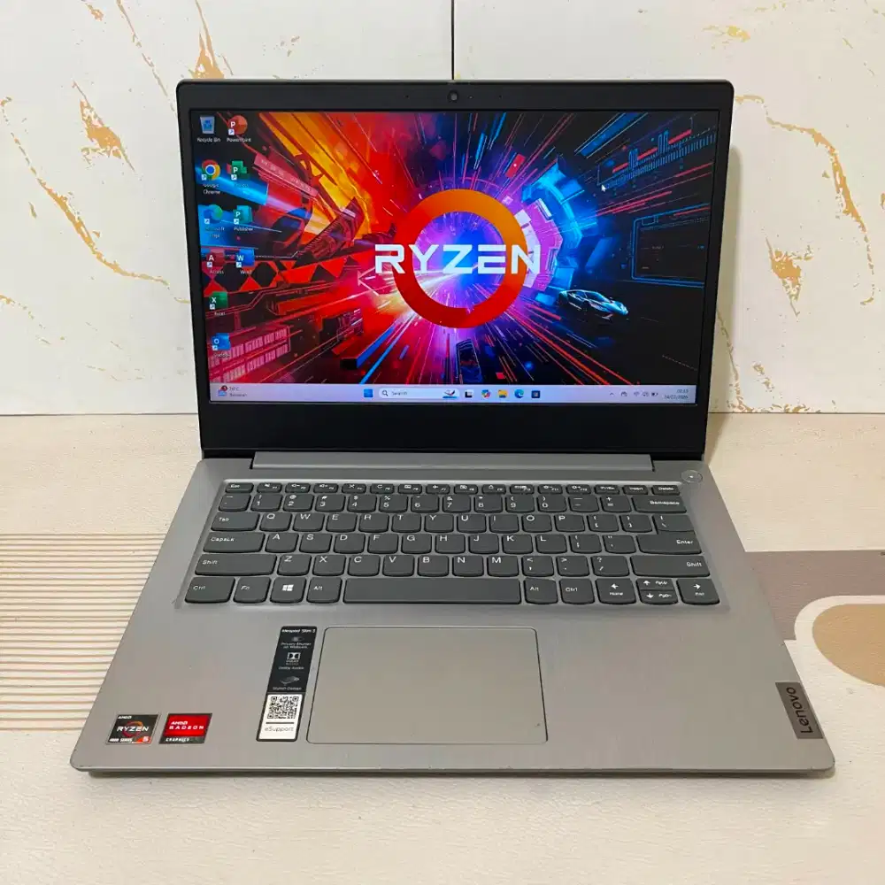 Lenovo IdeaPad Slim 3 (81W3).