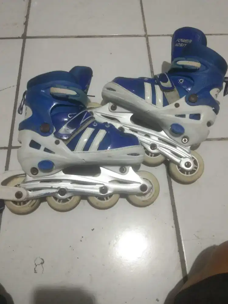 Sepatu roda size M