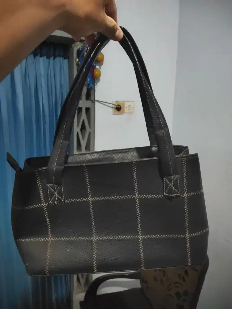 Tas bekas wanita