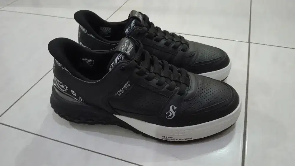 SKECHERS X SNOOP DOGG SIZZLE TOKE, 43, ORI