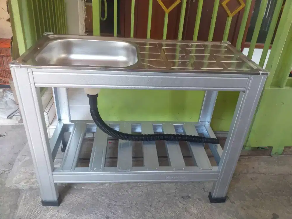 Meja wastafel cuci piring