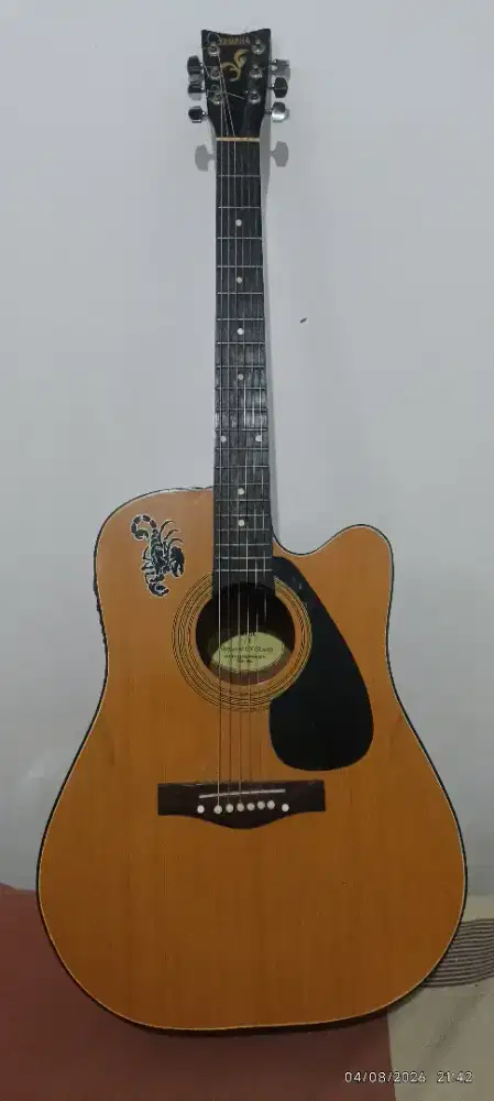 Gitar Yamaha garing