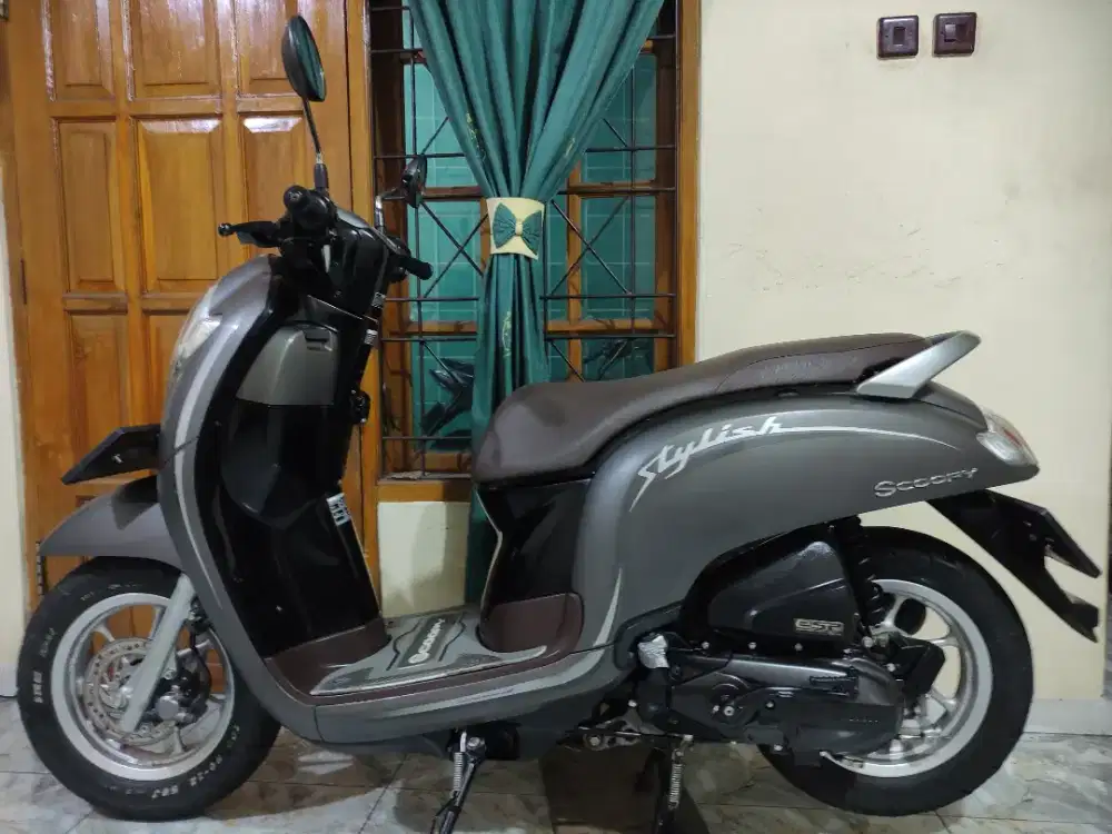 SUPER ISTIMEWA LOW KM SCOOPY STYLISH DONAT CBS ISS SUPER MULUS NOMINUS