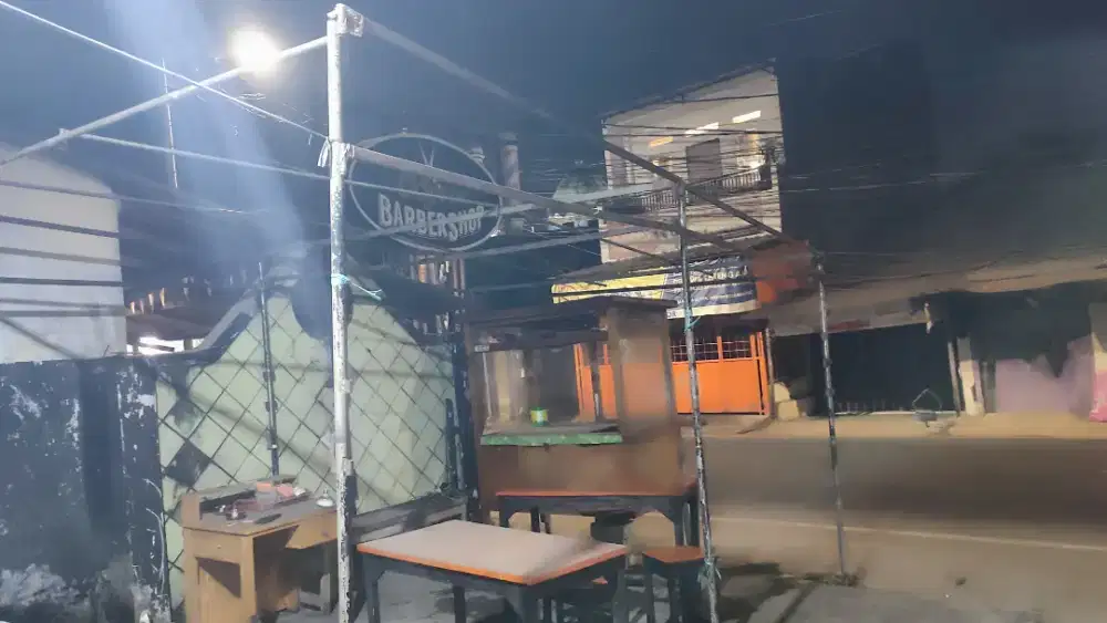 Tenda besi jualan