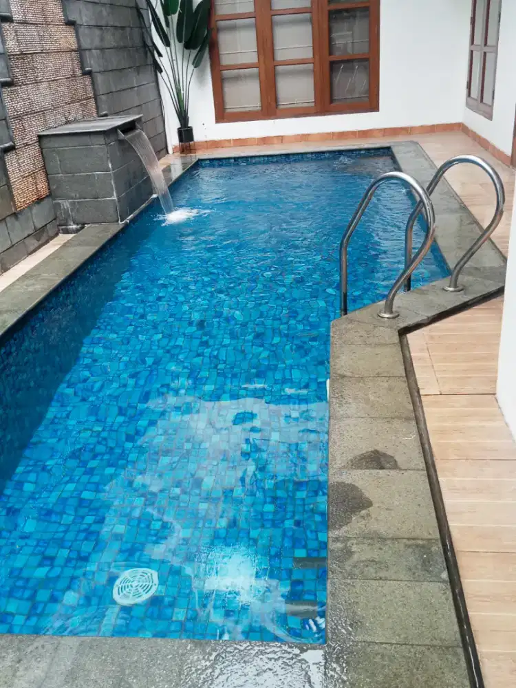 Jasa perawatan kolam renang