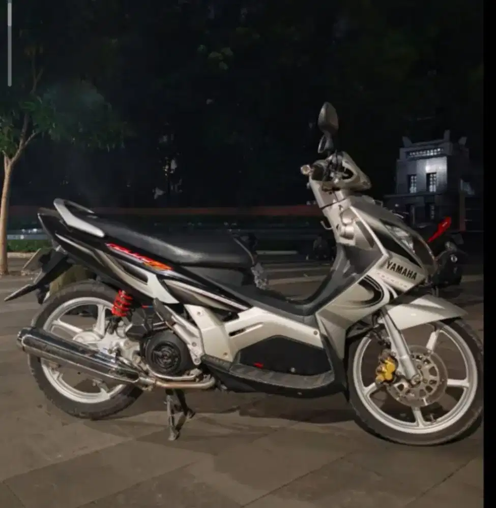 Yamaha Nouvo silver 2007