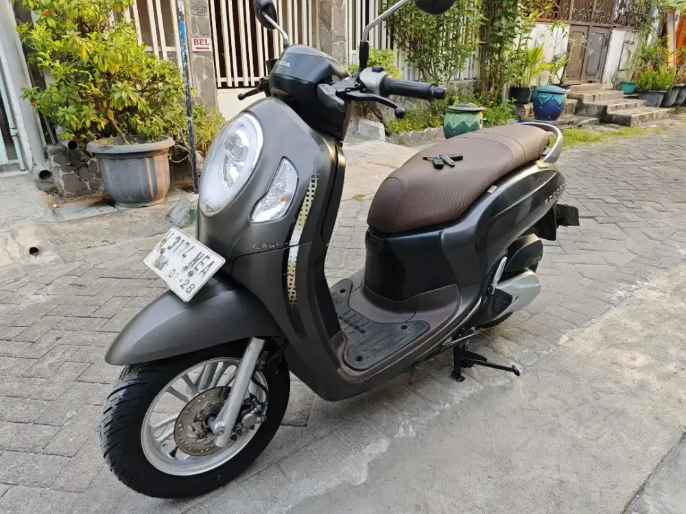 Jual scoopy pmk 2023 km 31 plat w sda waru tbk sawa kondisi sgt bagus
