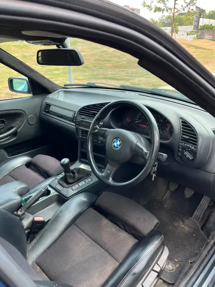 BMW 318i 1996 Bensin