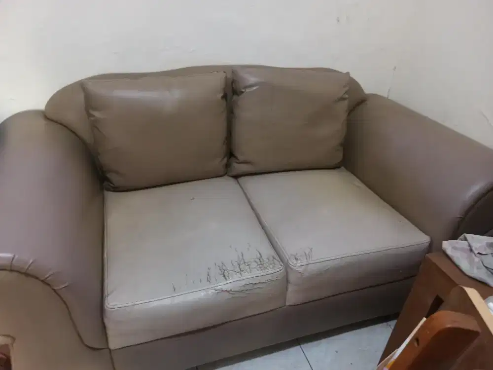 Sofa 2 dudukan kondisi bagus kuat
