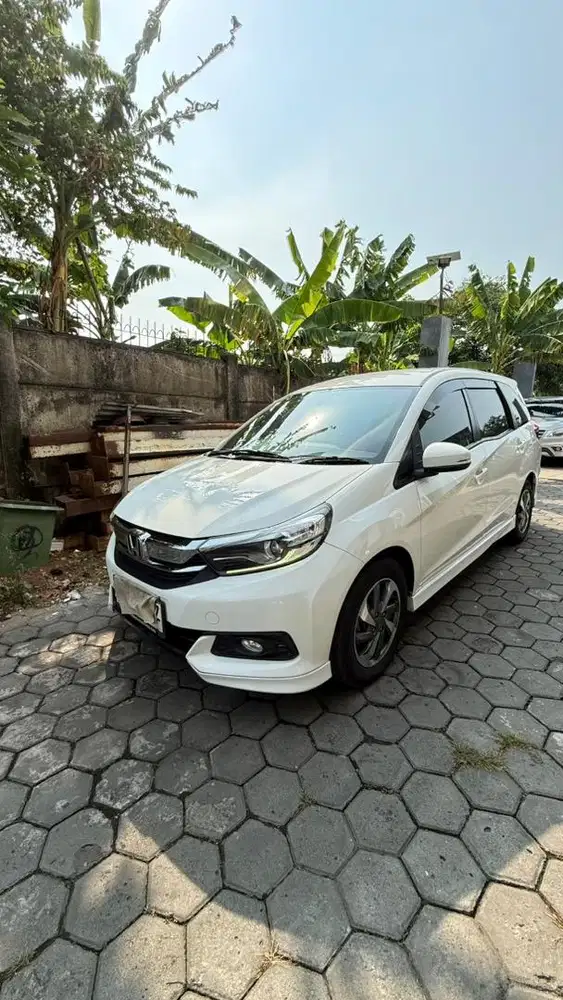 Honda mobilio E metic