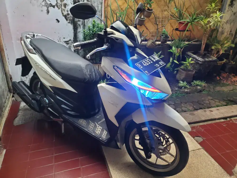 Honda Vario 150 putih 2016 Siap pakai.