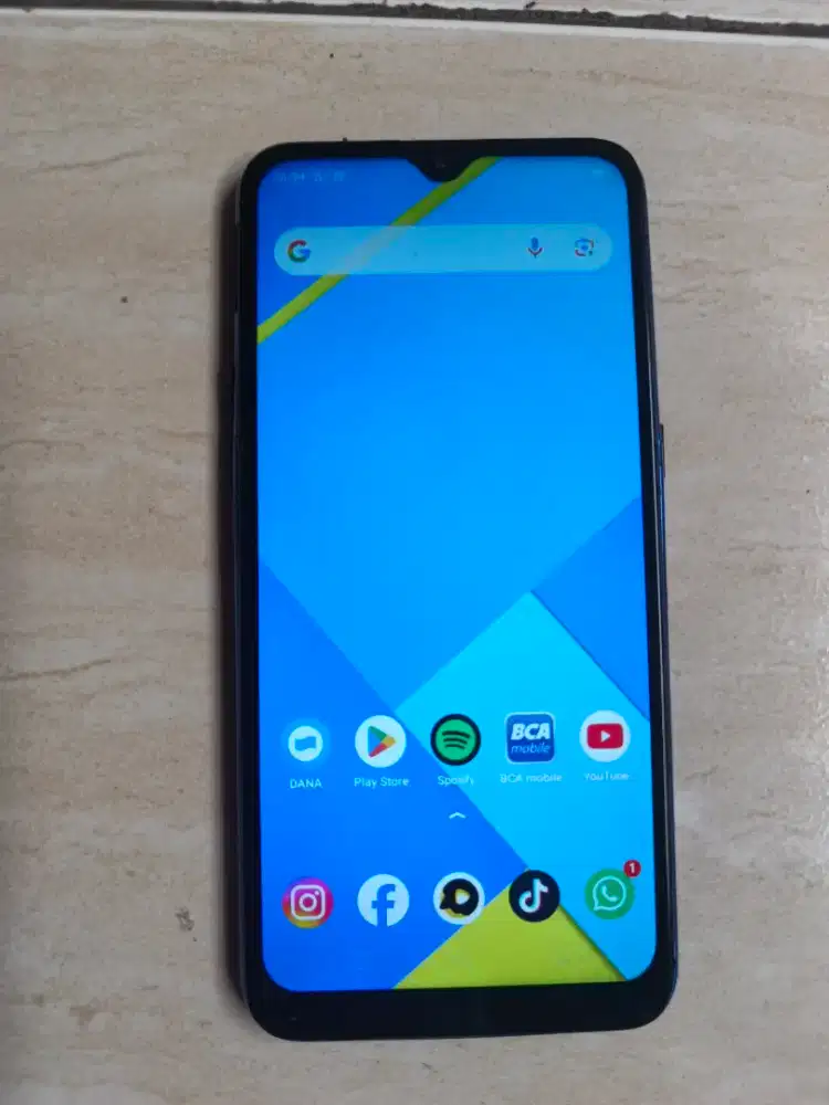 Realme C2 diamond blue
