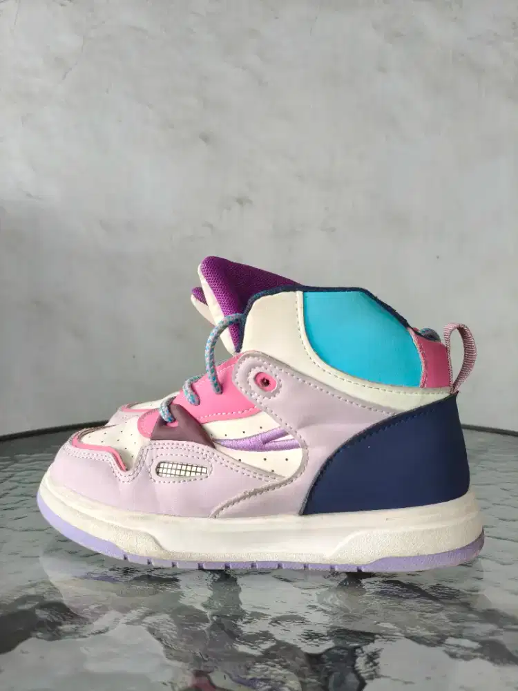 Sepatu Yongkidz Size 34
