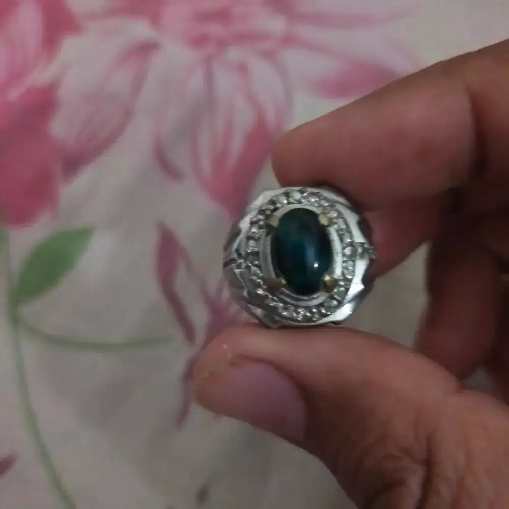 Cincin batu akik bacan ring titanium kondisi mulus siap pakai