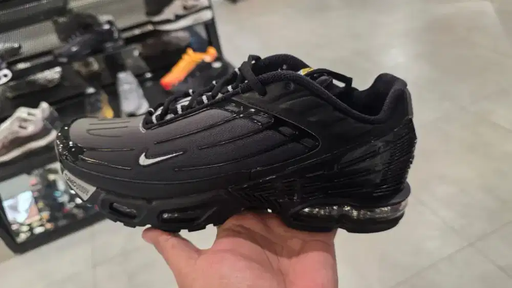 Dijual sepatu Nike Air max plus III (TIGA) SPECIAL  EDITION