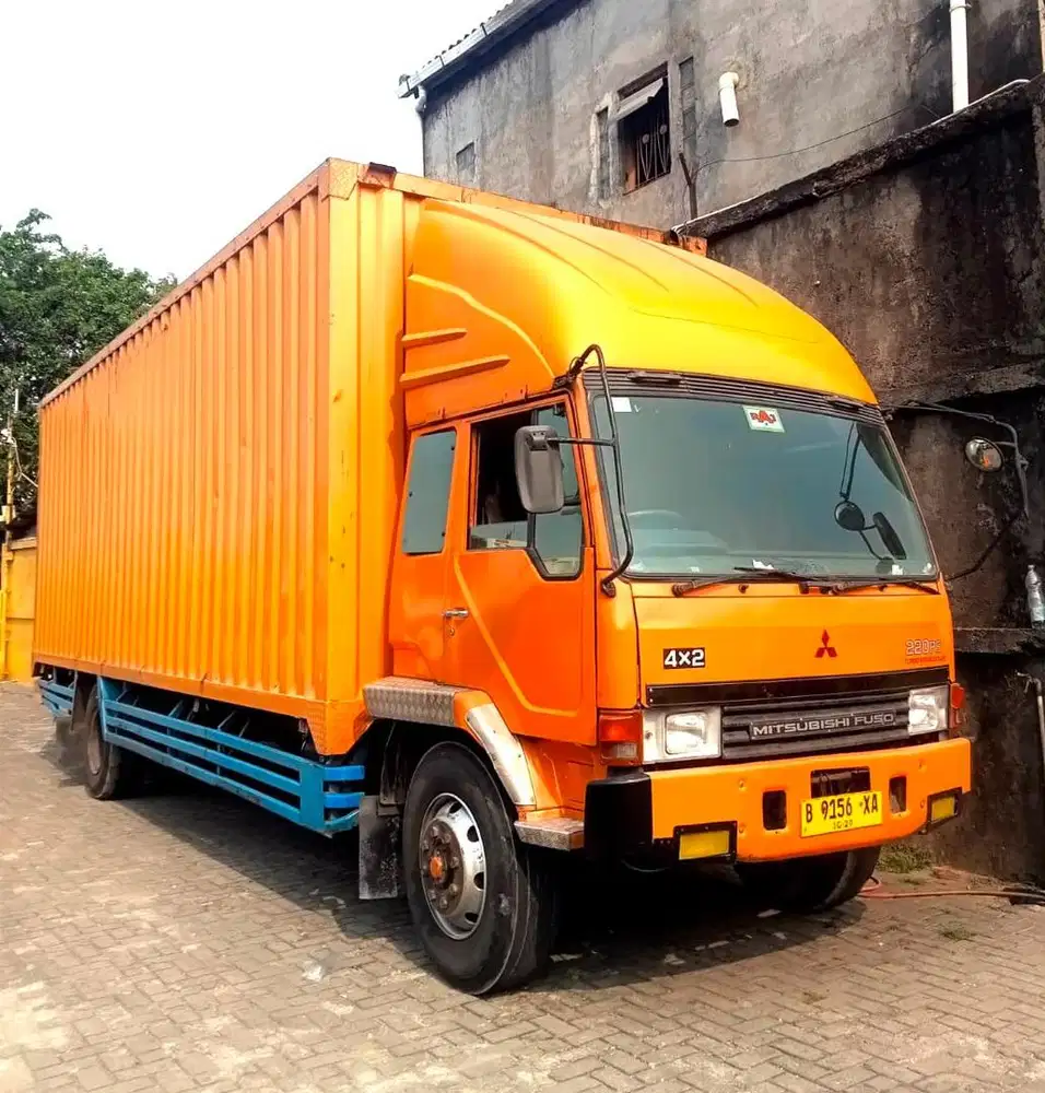 4x2SL Super long Mitsubishi Fuso engkel FM 517 HL L box besi 2019 bok