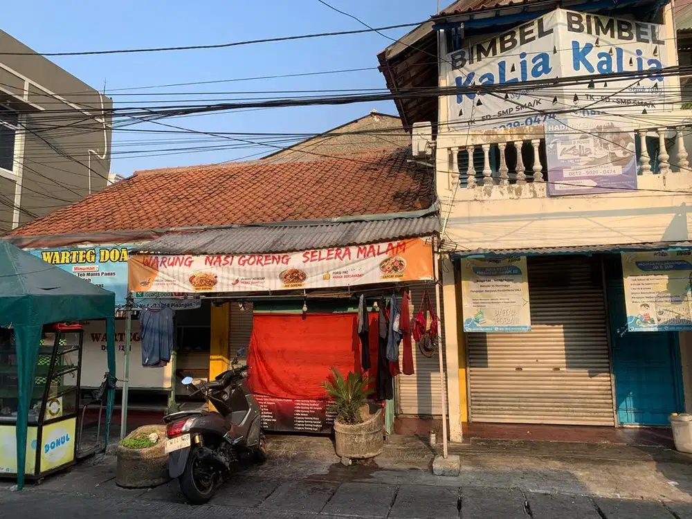 Dijual 3 Ruko Total Luas 110 m2. Lokasi JakTim, Pinggir Jl.Gading Raya