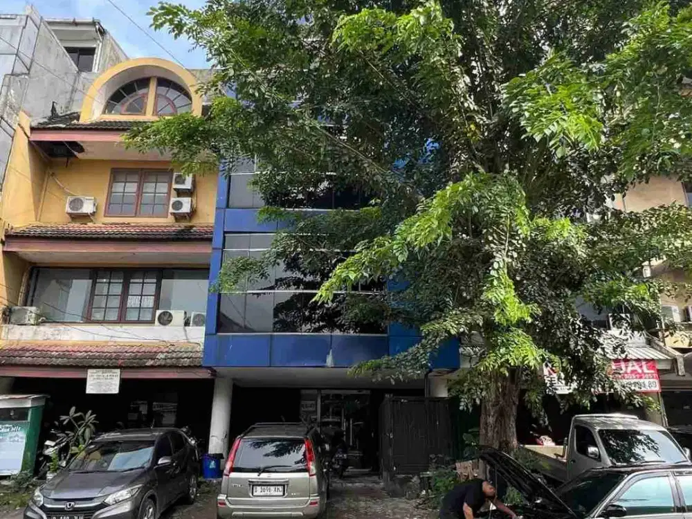 Disewakan Office Building Taman Kedoya Baru 5 Lantai Dgn Lift