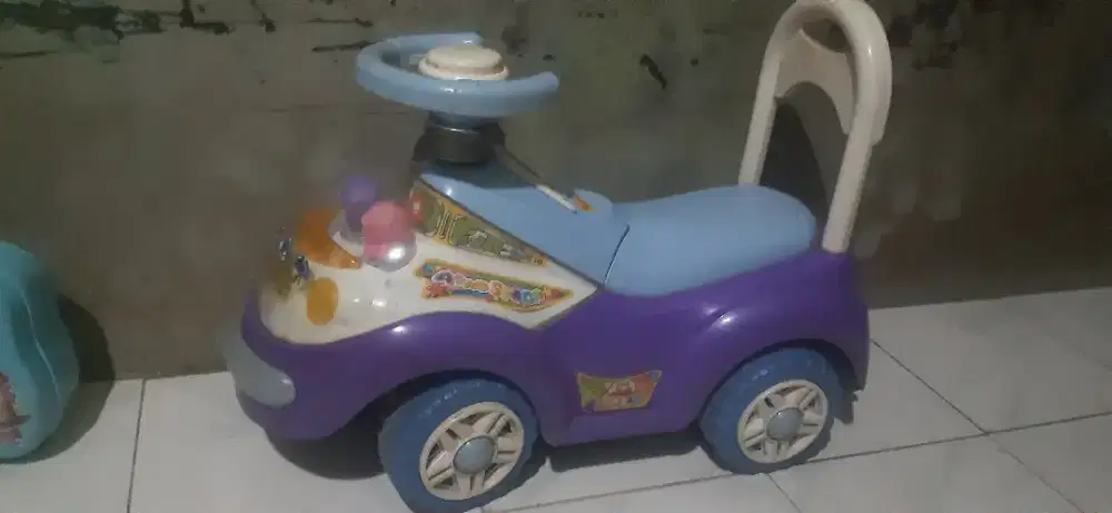 Mobil mobilan anak merk family