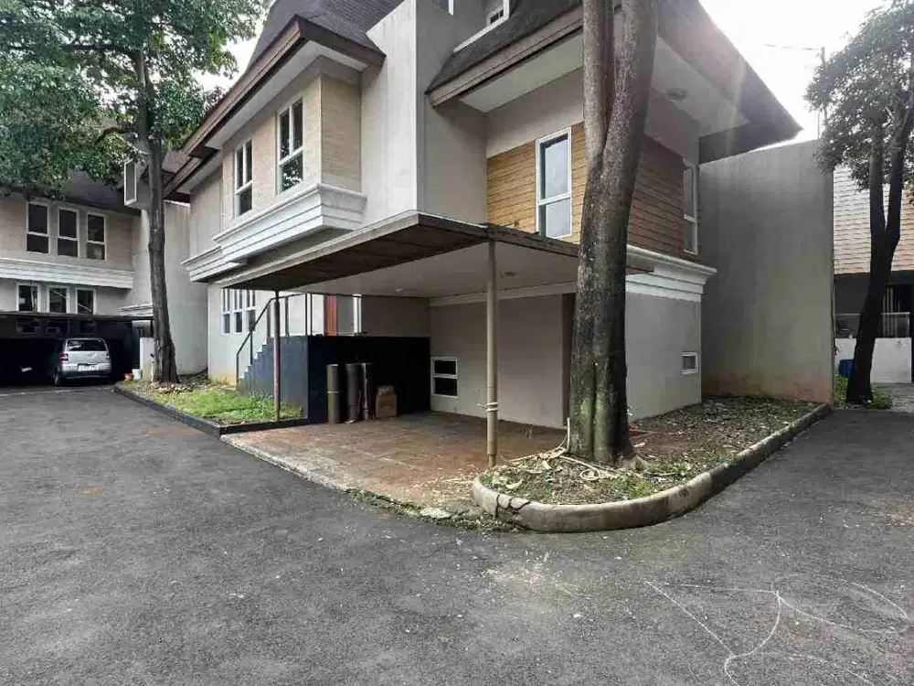 MEDERN TROPICAL TOWNHOUSE DI PEJATEN JAKARTA SELATAN